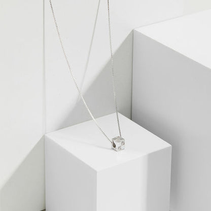 AJIDOU925シルバールービックキューブネックレスシンプル幾何鎖骨チェーン贈り物