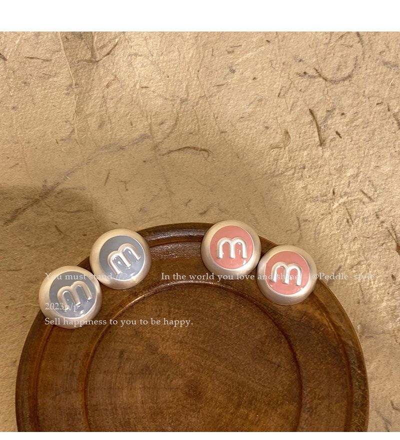 MiuMiu レディーファッション高級感耳飾り 気質 精緻女性イヤリング EH0182