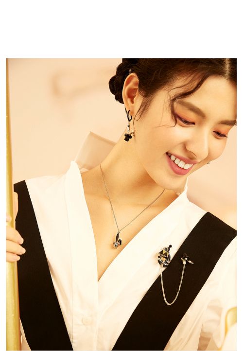 AJIDOU消えたサーカスシリーズのアイデアウサギのかわいいおしゃれネックレスプレゼント