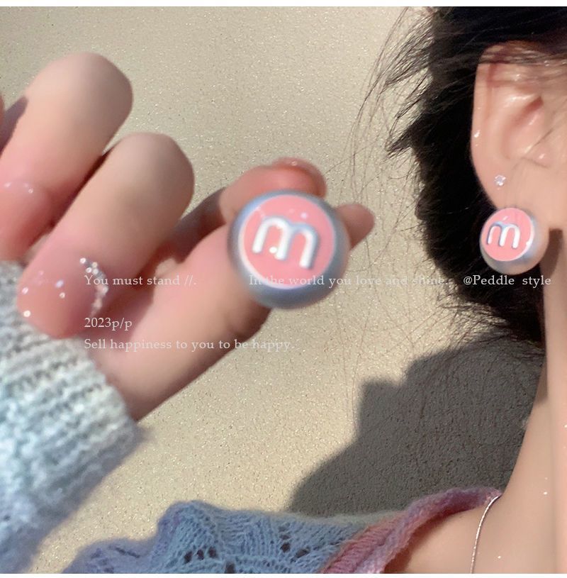 MiuMiu レディーファッション高級感耳飾り 気質 精緻女性イヤリング EH0182