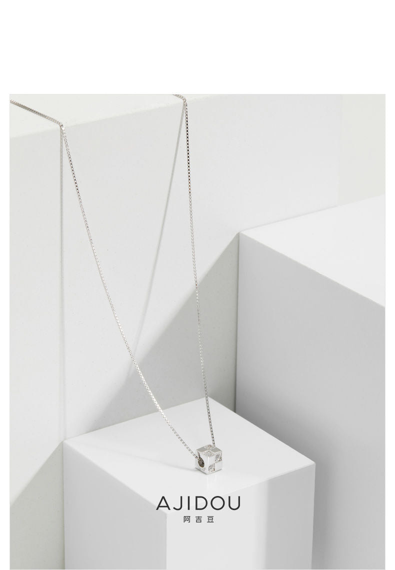 AJIDOU925シルバールービックキューブネックレスシンプル幾何鎖骨チェーン贈り物