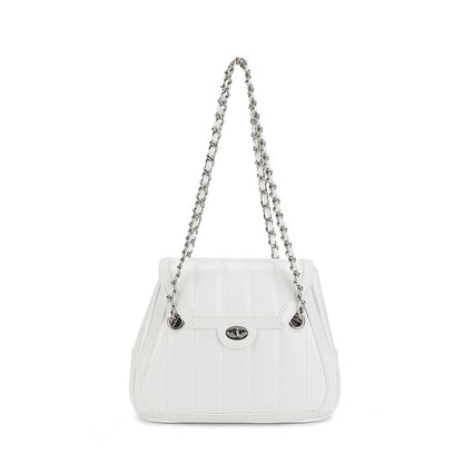 本革レディースバッグ小方バッグチェーンバッグショルダーバッグ斜めがけバッグ 何とでも合う