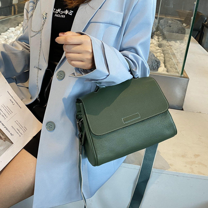 女性のハンドバッグ気質牛革本革大容量ショルダーバッグ斜め掛けバック 何とでも合う 通勤OL