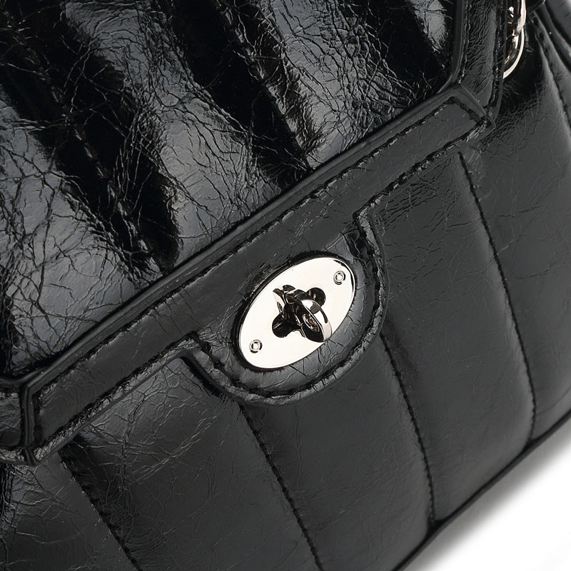 本革レディースバッグ小方バッグチェーンバッグショルダーバッグ斜めがけバッグ 何とでも合う