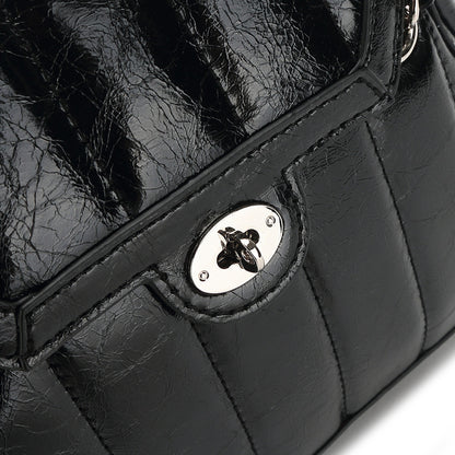 本革レディースバッグ小方バッグチェーンバッグショルダーバッグ斜めがけバッグ 何とでも合う