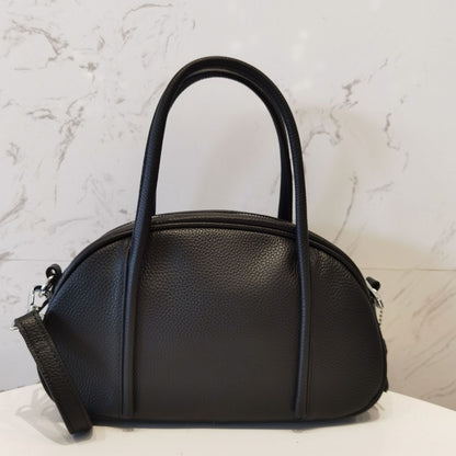 レディース ショルダーバッグ本革製の斜めがけバッグの単色ハンドバッグ 2wayバッグ 何とでも合う