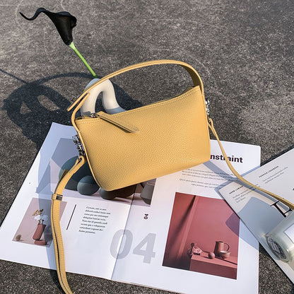 女性のわきの下バッグ手提げショルダーバッグカジュアルファッションシンプル本革斜め掛けバック 何とでも合う