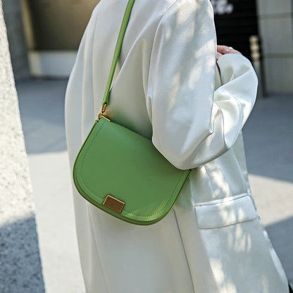 レディースバッグサドルバッグ斜め掛けバッグ本革高級感小さなバッグショルダーバッグ