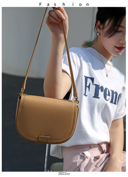 レディースバッグサドルバッグ斜め掛けバッグ本革高級感小さなバッグショルダーバッグ