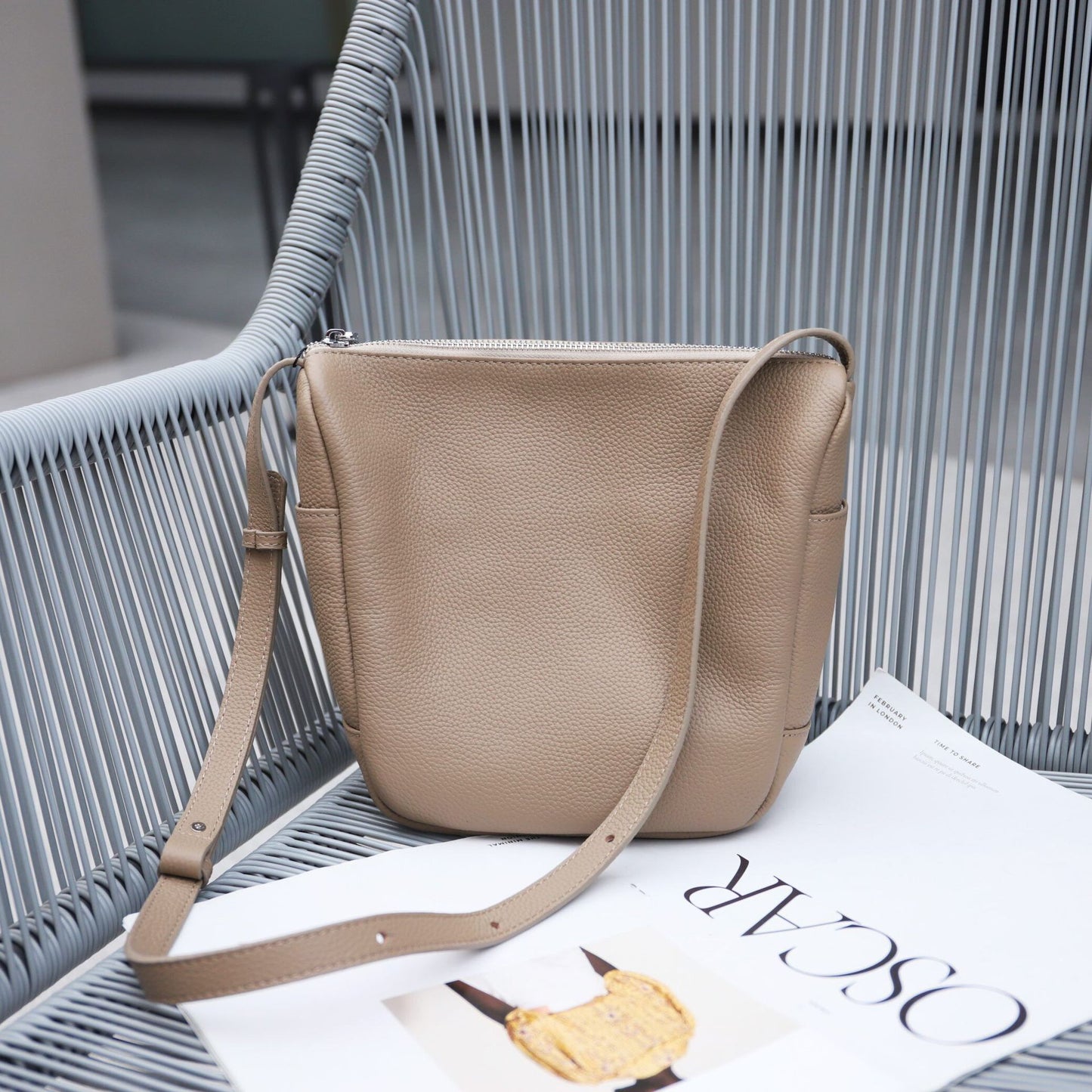 牛革ショルダーバッグトートバッグ大容量レディース斜め掛けバケツバッグ